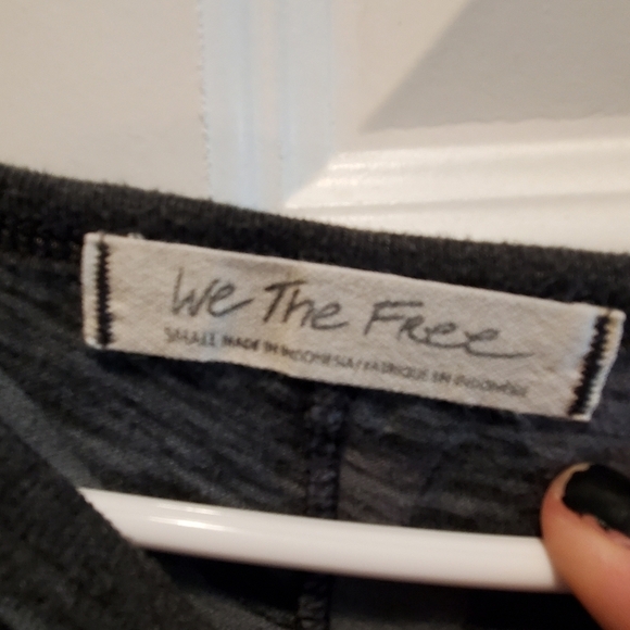 We the free. Camo tshirt. Sz small.  Short sleeve - Picture 3 of 5